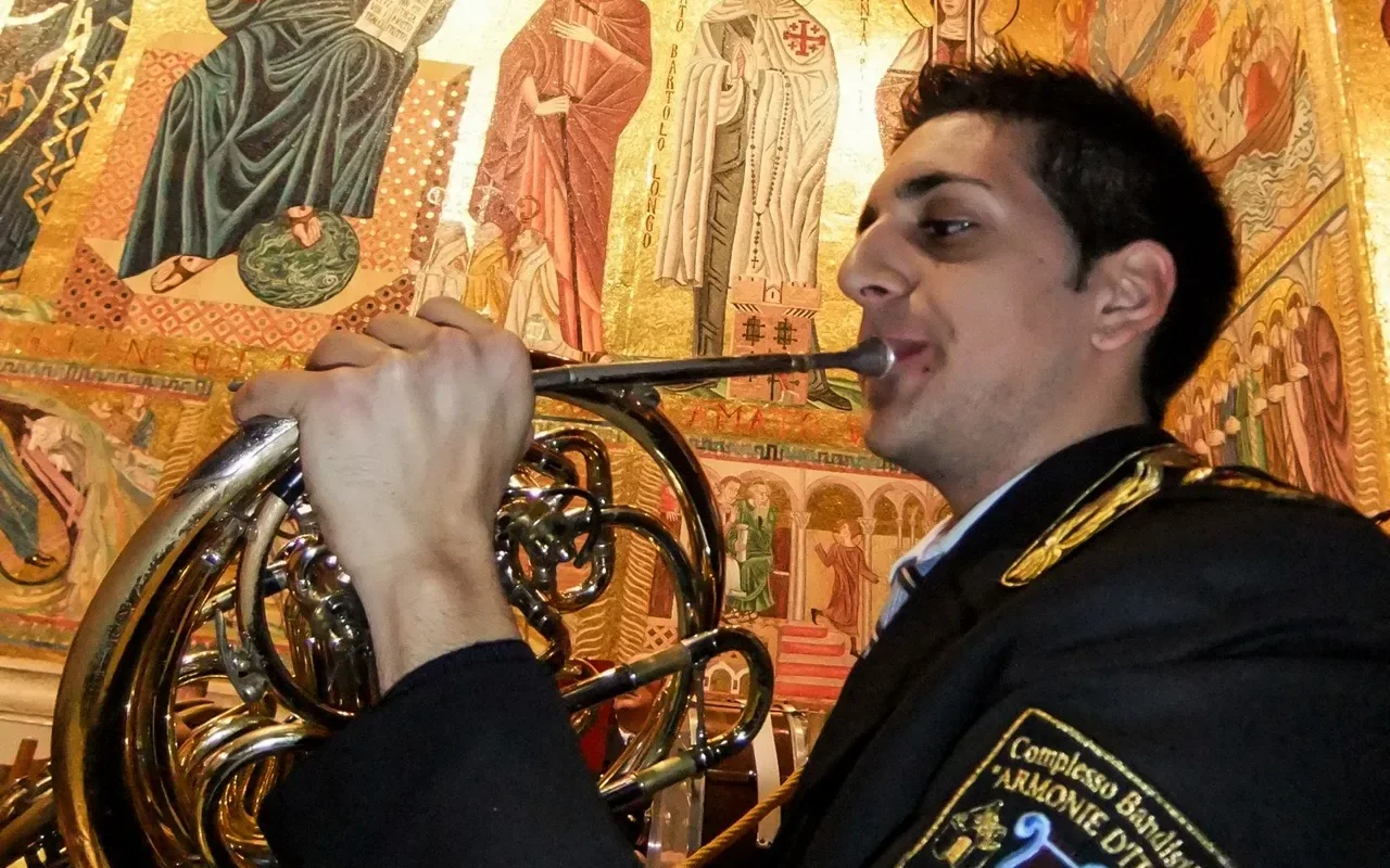Dalla banda di Martina Franca alla Scala: la storia del Maestro Emanuele Urso